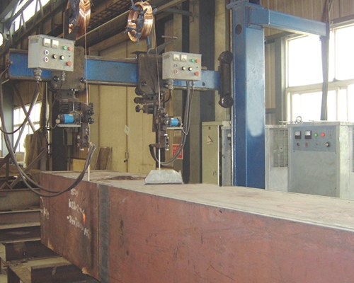 Electroslag welding machine for box column